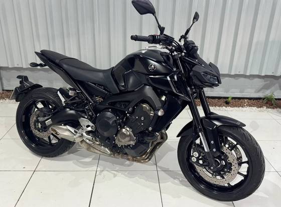 YAMAHA MT-09 